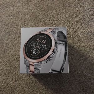 Michael Kors Sofie Heart Rate Pavé Smartwatch